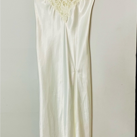 VTG Victoria's Secret Ivory Satin Lace Chemise Size M - Picture 5 of 10